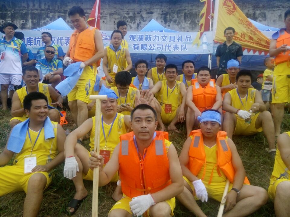 2015年6月“觀瀾杯”龍舟賽，新力公司河上風(fēng)雨競(jìng)龍舟